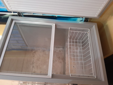 11 Cubic Deep Freezer.  In Good Condition 