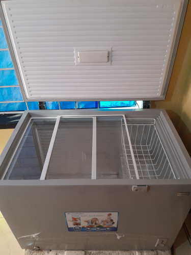 11 Cubic Deep Freezer.  In Good Condition 