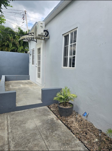 1 Bedroom Apartment For Rent - Mona, Kingston 6