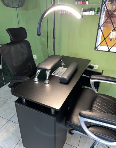 Nail Station With Spa Chair