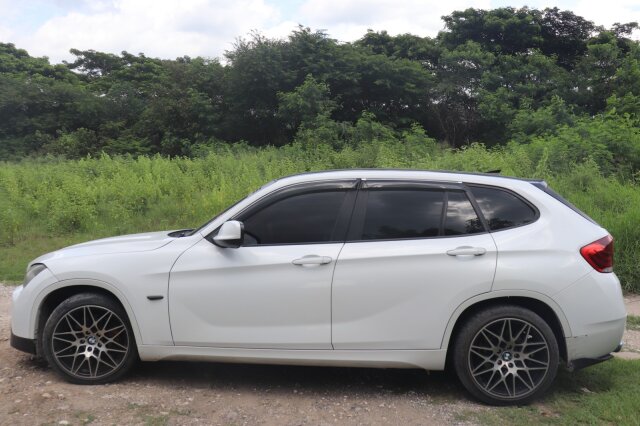 2012 White BMW X1