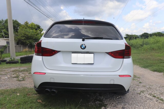 2012 White BMW X1