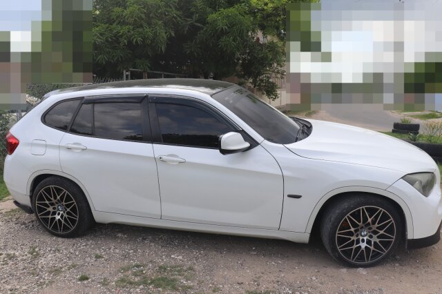 2012 White BMW X1