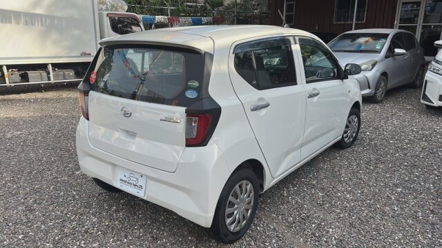 2019 Daihatsu Mira Es