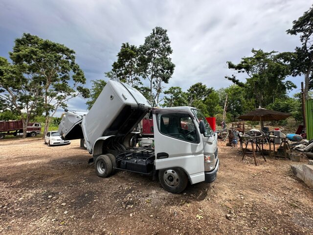 20130 Canter Garbage Truck