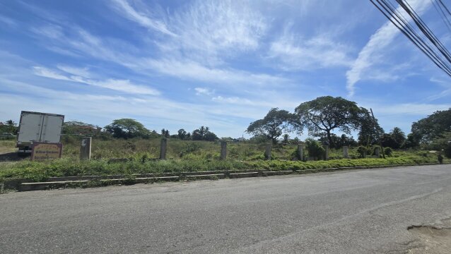 7 Acres Of Land (304920 Sq Ft)