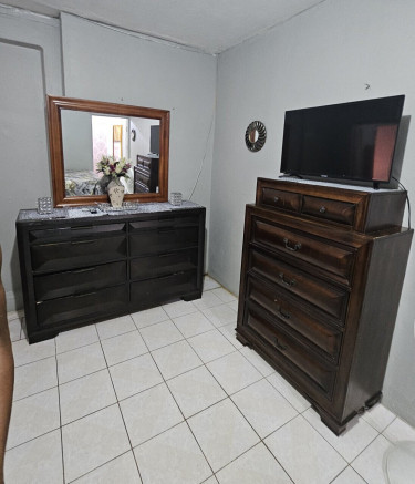 1 Bedroom For An Employed Female