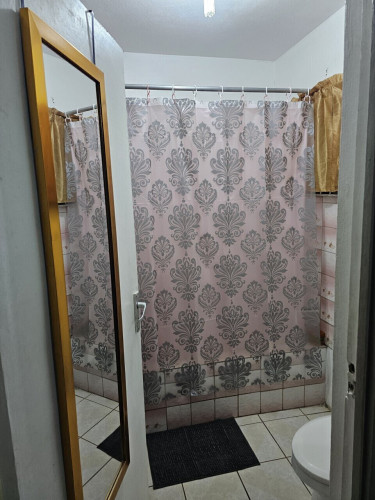 1 Bedroom For An Employed Female
