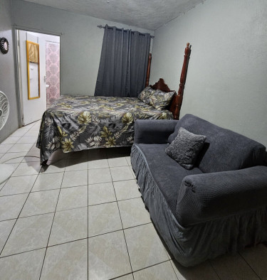 1 Bedroom For An Employed Female