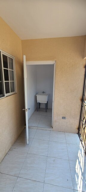 2 Bedroom Townhouse For Rent