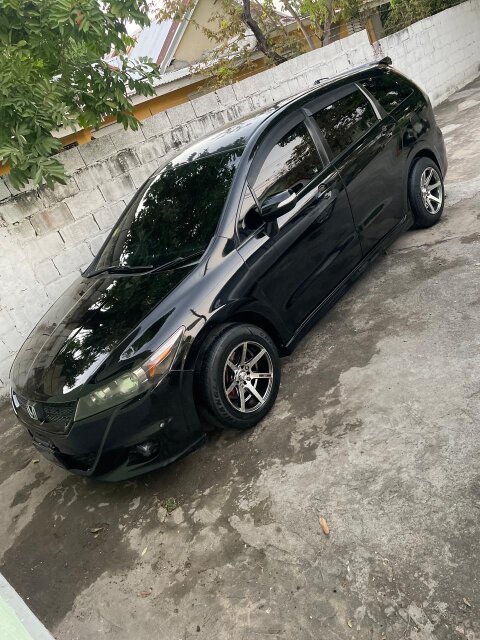 Honda Stream 2012