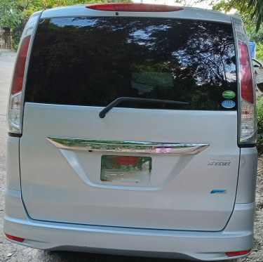 2013 Nissan Serena