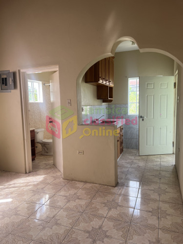1 Bedroom With Balcony Utilities Included 