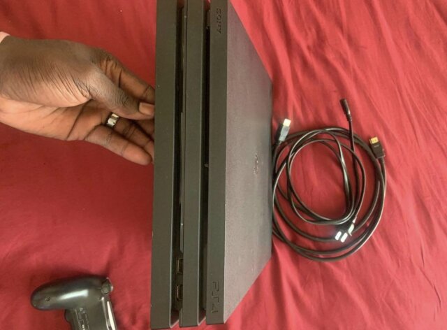 Faily New Ps4 Pro For Sale