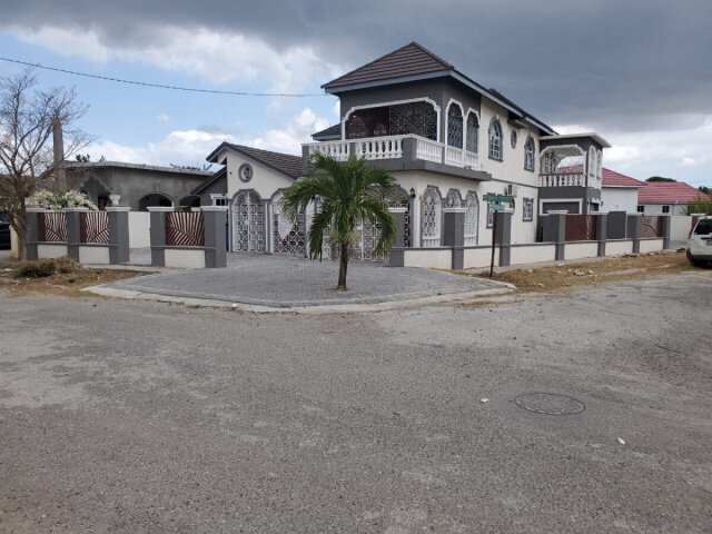 6 Bedroom House For Sale White Water Meadows