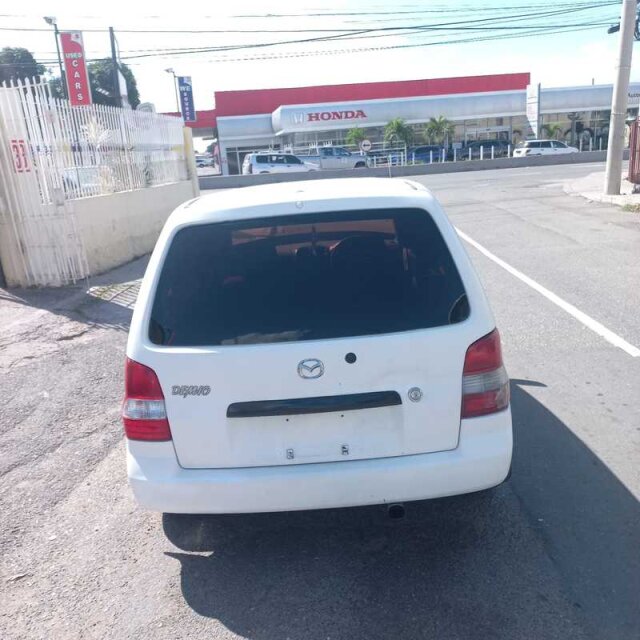 2000 Mazda Demio