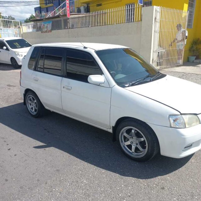 2000 Mazda Demio