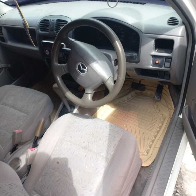 2000 Mazda Demio