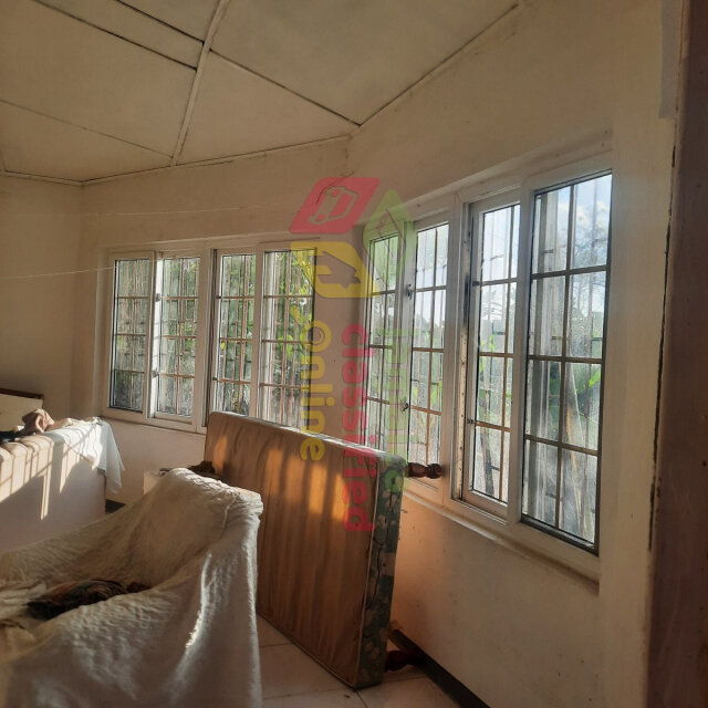 3 BUILDINGS, 5 UNITS IN PORT MORANT