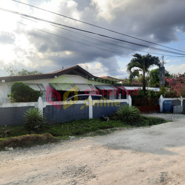 INCOME GENERATING PROPERTY IN PORT MORANT Houses PORT MORANT