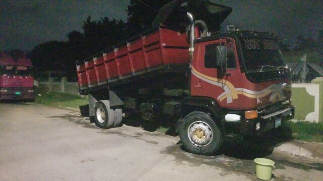 DAF BOX TRUCK AND LEYLAND DUMP TRUCK