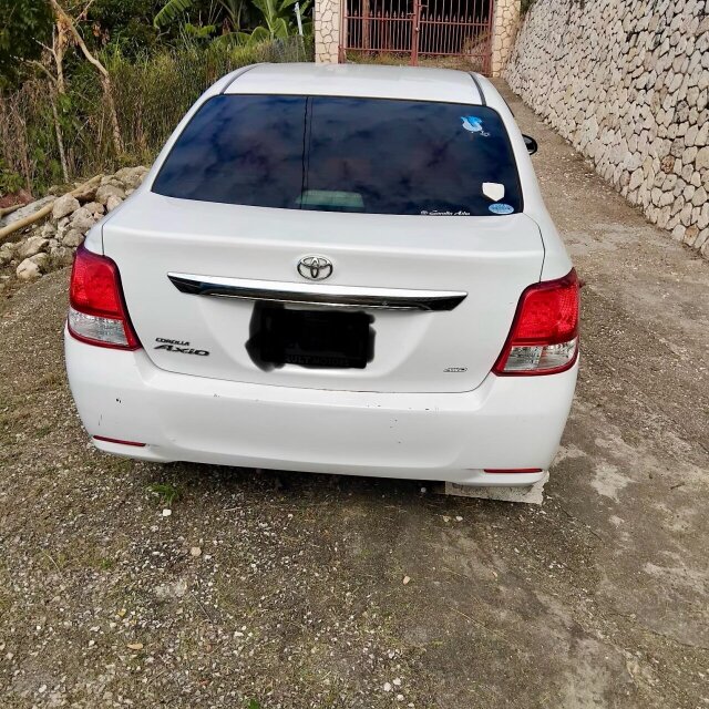2015 Toyota Axio