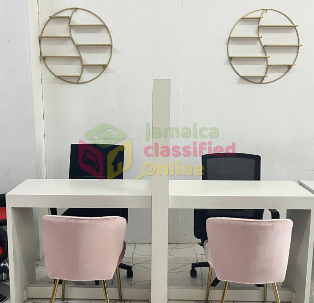 Nail Tech Booth / Nail Station