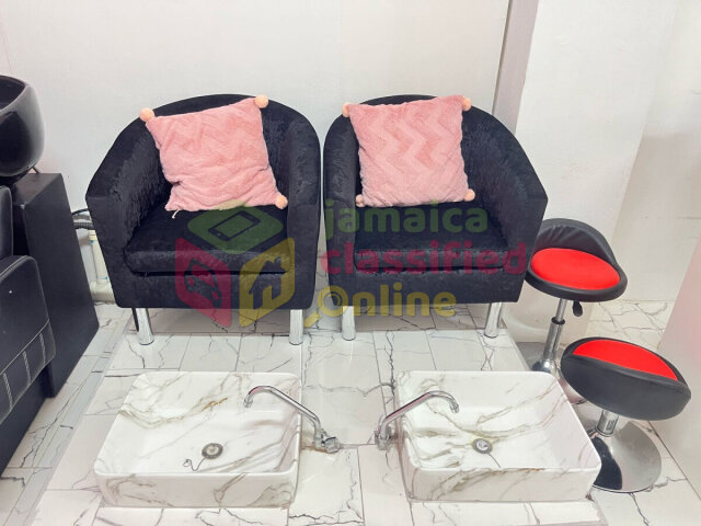 Nail Tech Booth / Nail Station