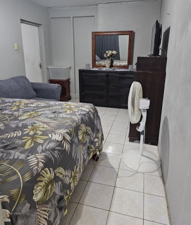 1 Bedroom For An Employed Female
