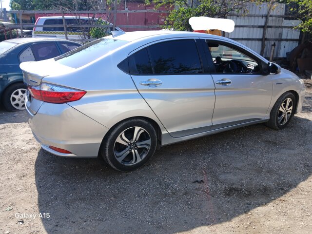 2016 HONDA GRACE 1.7M NOW!!