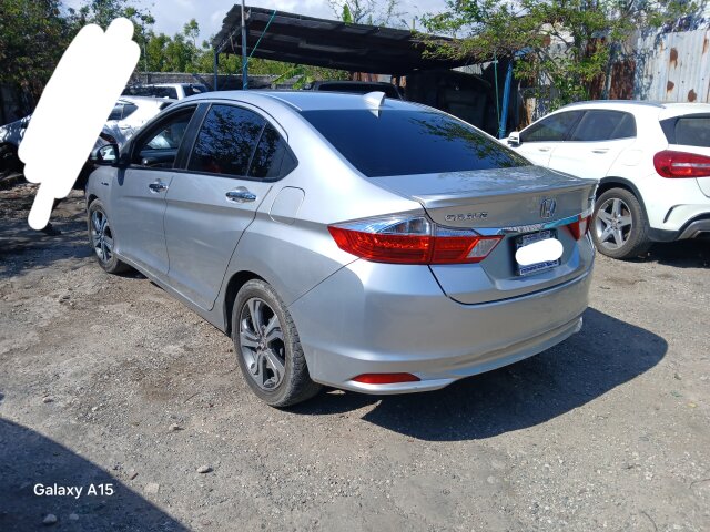 2016 HONDA GRACE 1.7M NOW!!