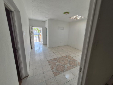 3 Bedroom House For Sale In East Chedwin