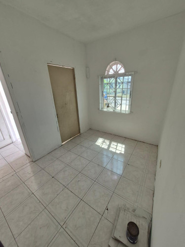 3 Bedroom House For Sale In East Chedwin