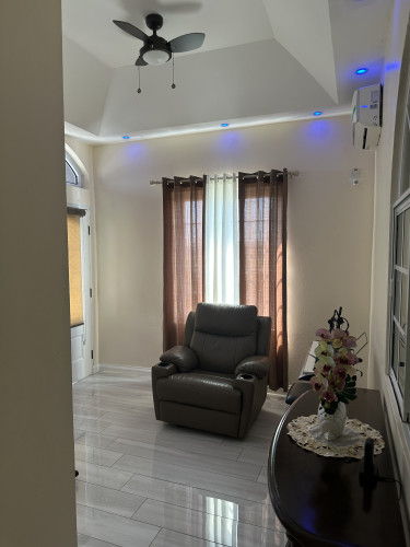 2 Bedroom 2 Bath With Pool