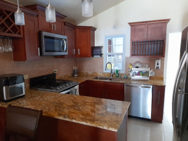 2 Bedroom 2 Bath With Pool