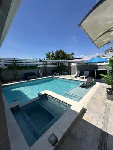 2 Bedroom 2 Bath With Pool