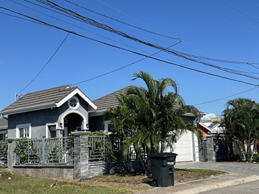 2 Bedroom 2 Bath With Pool