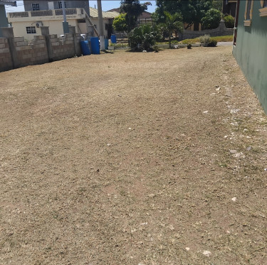 UNFURNISHED 2 BEDROOM HOUSE FOR RENT