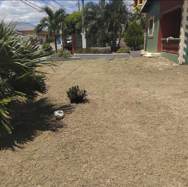 UNFURNISHED 2 BEDROOM HOUSE FOR RENT