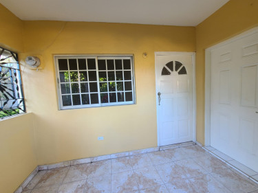 2 Bedrooms And 2 Bathroom GTR Ptmre House For Rent