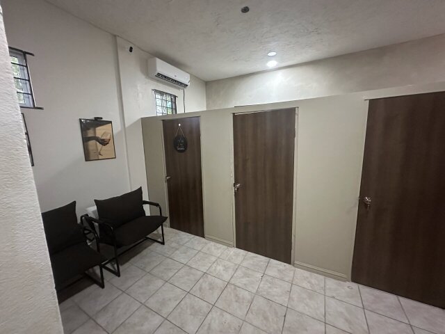 Beauty Salon Booths For Rent