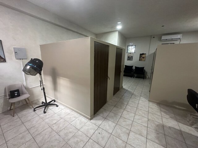 Beauty Salon Booths For Rent