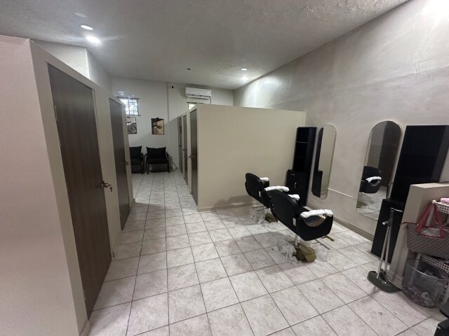 Beauty Salon Booths For Rent