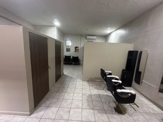 Beauty Salon Booths For Rent