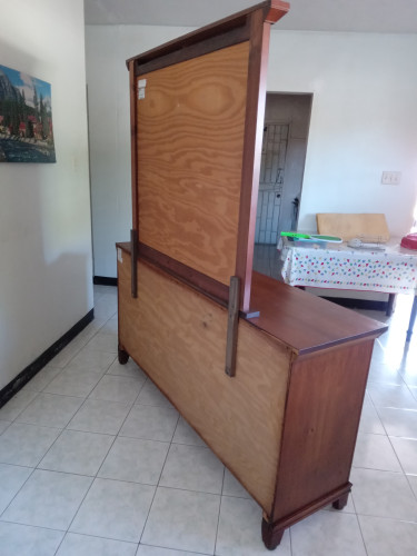 Six Drawers Plus Hutch Dresser 