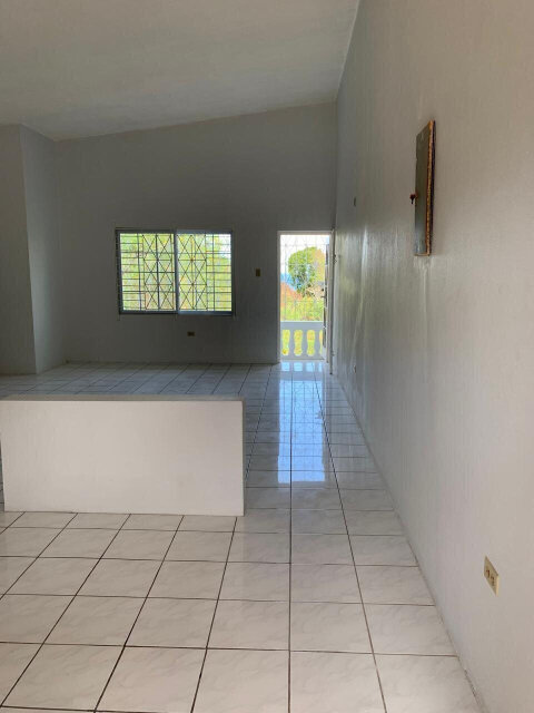 2 Bedroom 2bath Top Floor Apartment