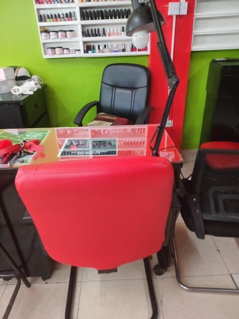 Nail Station