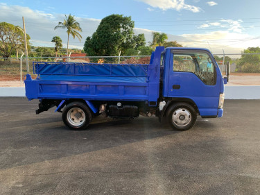 2009 Isuzu Elf