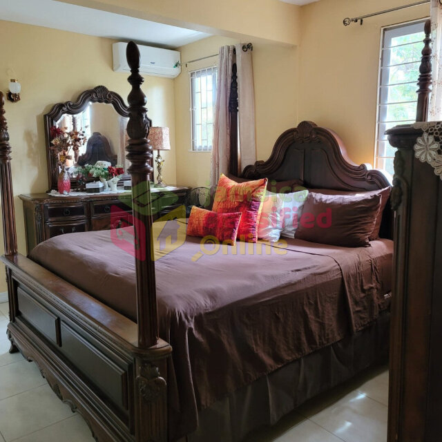 3 Bedrooms 2 Bathrooms In Mona