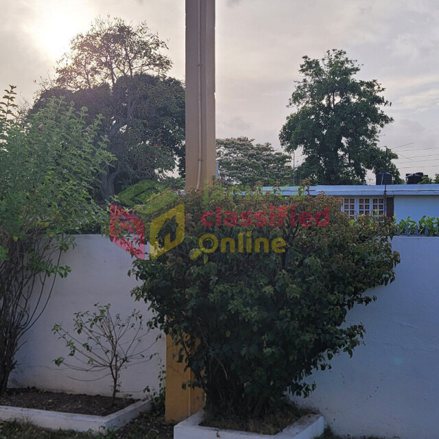 3 Bedrooms 2 Bathrooms In Mona